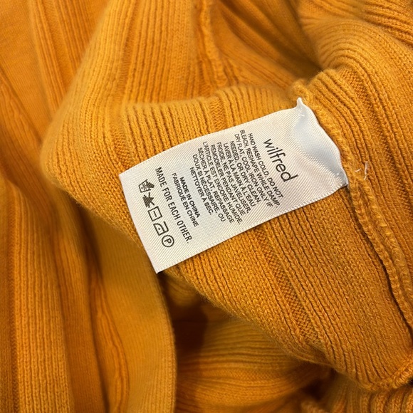 Aritzia Wilfred Plunge Front Cardigan - Picture 4 of 7